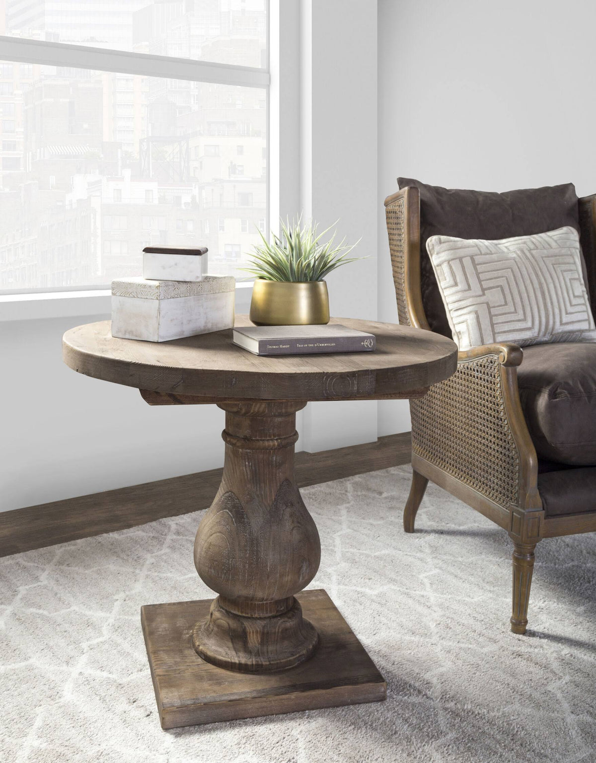 Reclaimed Pine End Table Y70885