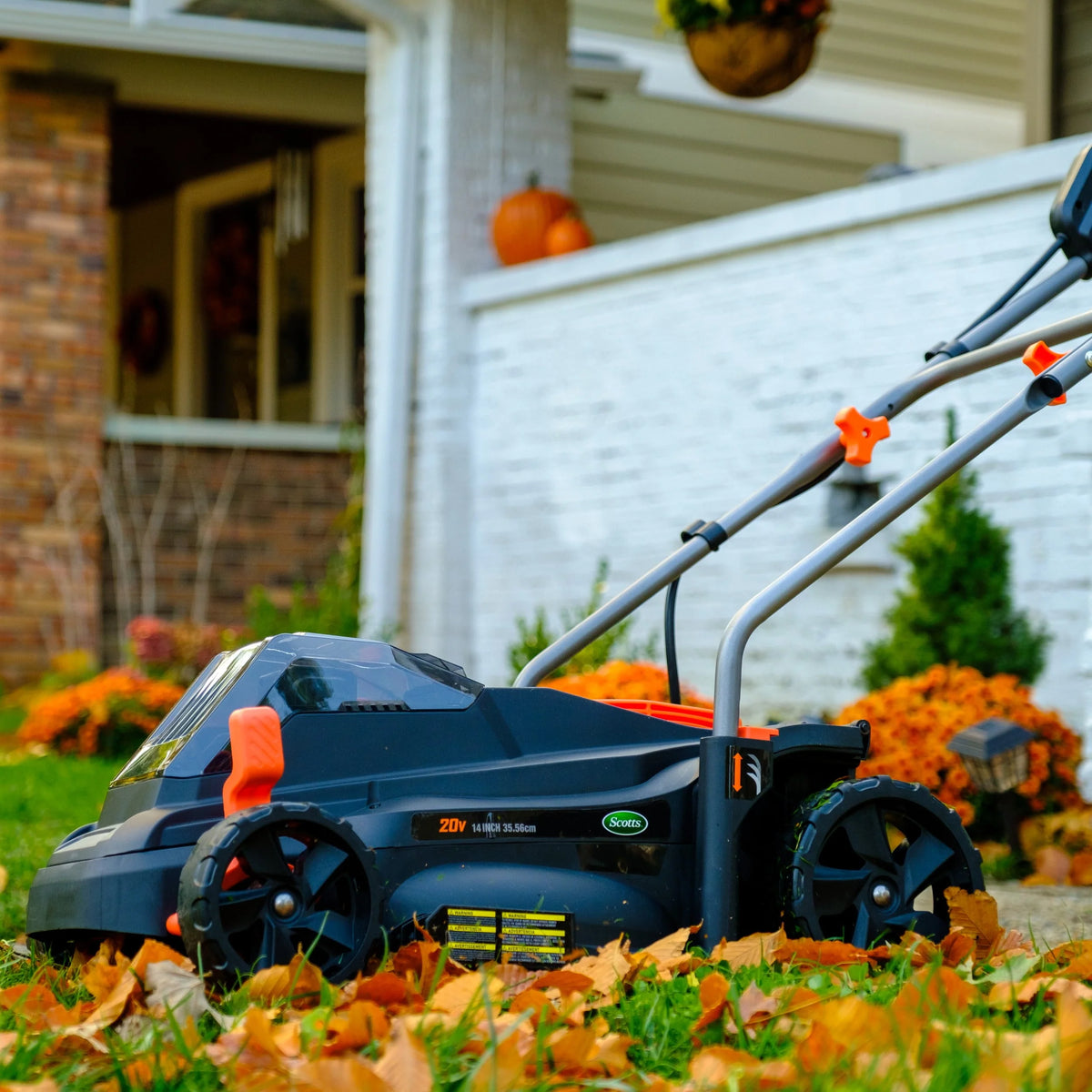 14-Inch 20-Volt Cordless Lawn Mower Y6088