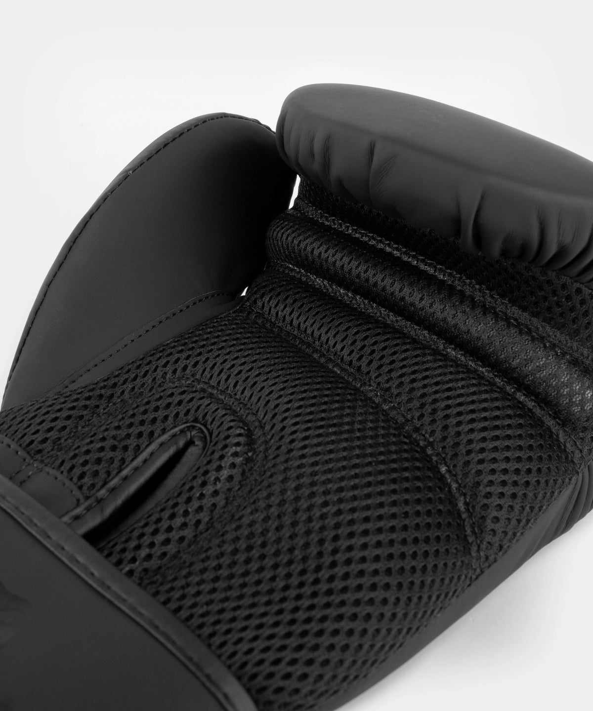 Black 16 oz Boxing Gloves W655