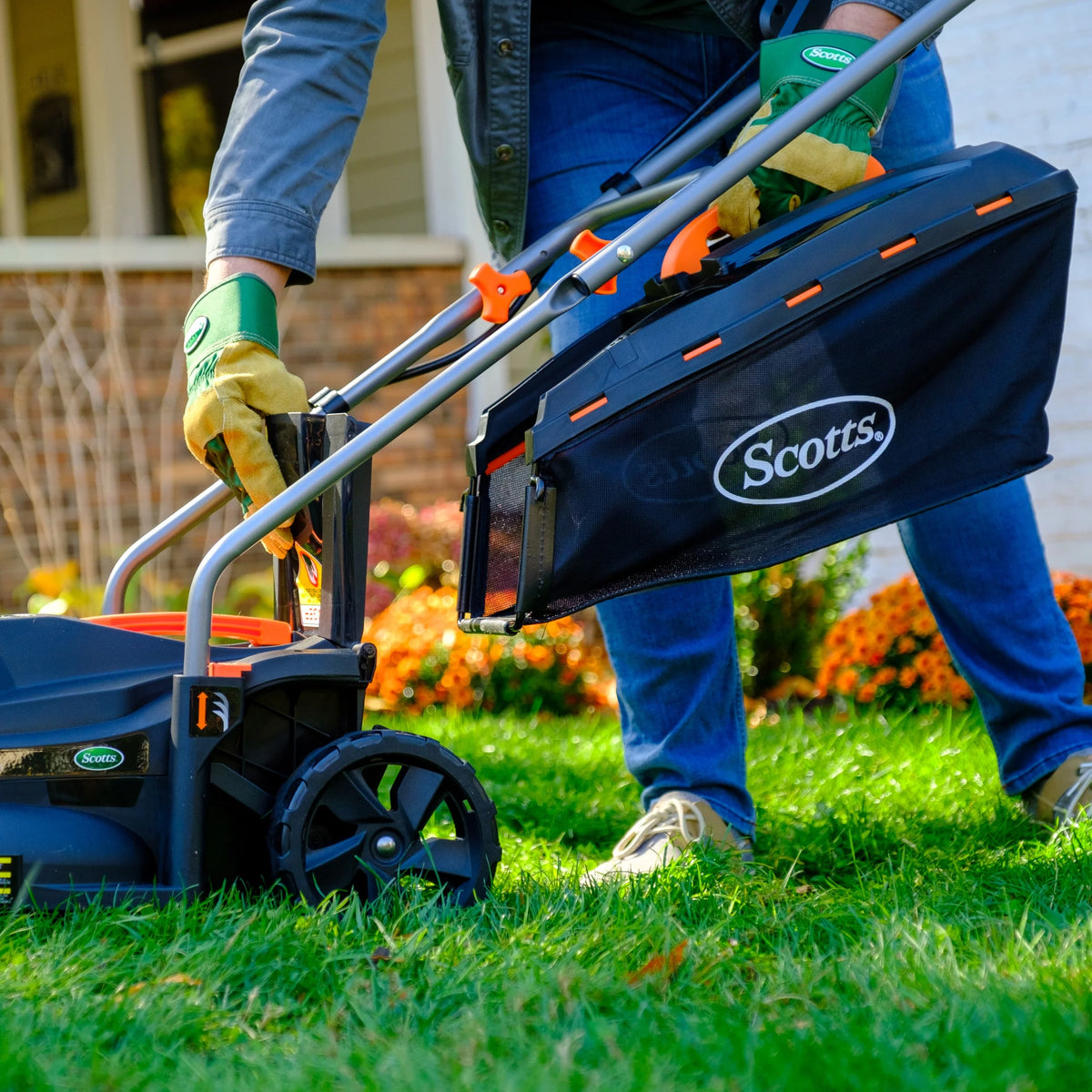 14-Inch 20-Volt Cordless Lawn Mower Y6088