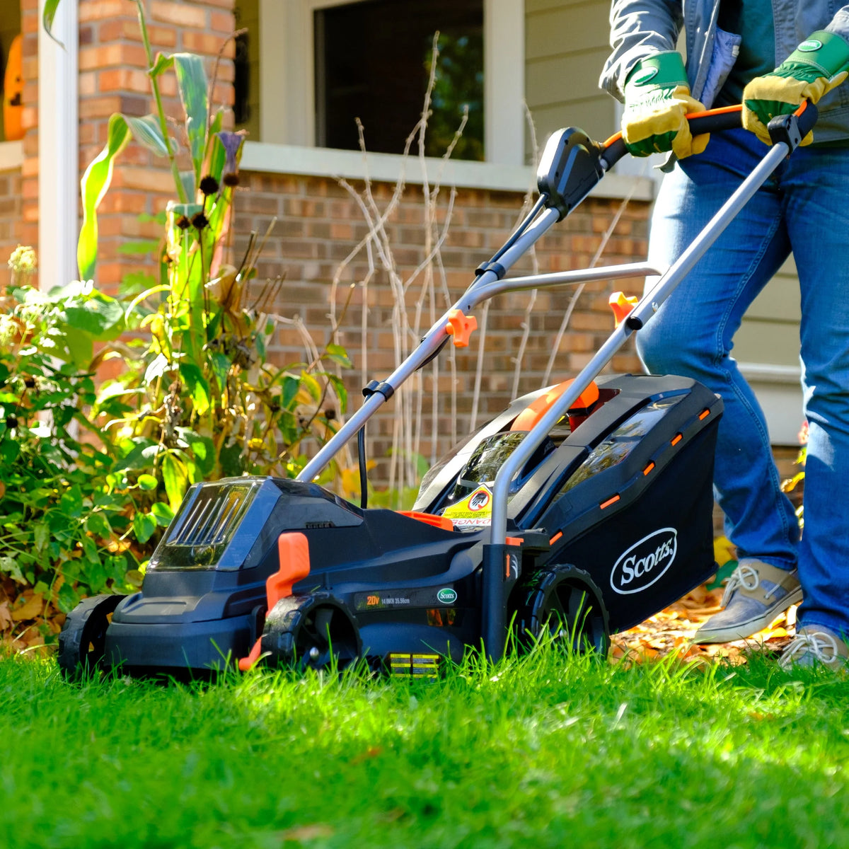 14-Inch 20-Volt Cordless Lawn Mower Y6088