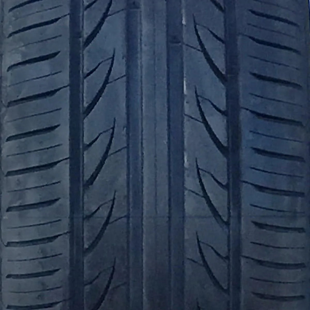 245/45ZR18 100W XL All Season Ultra High Performance Tire O14448